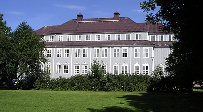 Lærerutdanningen i Nesna, som så dagens lys i 1918, er under press i Nord universitet. Foto: Finn Rindahl (CC BY-SA 3.0)