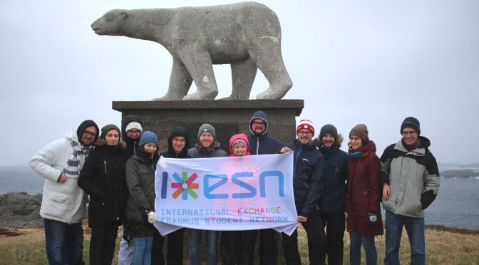Students with the ESN banner in front of the polar bear statue on Bjørnsund. Photo: Ádám Franczia