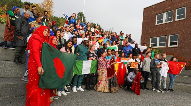 Internasjonale studenter fra 45 land på høgskolen